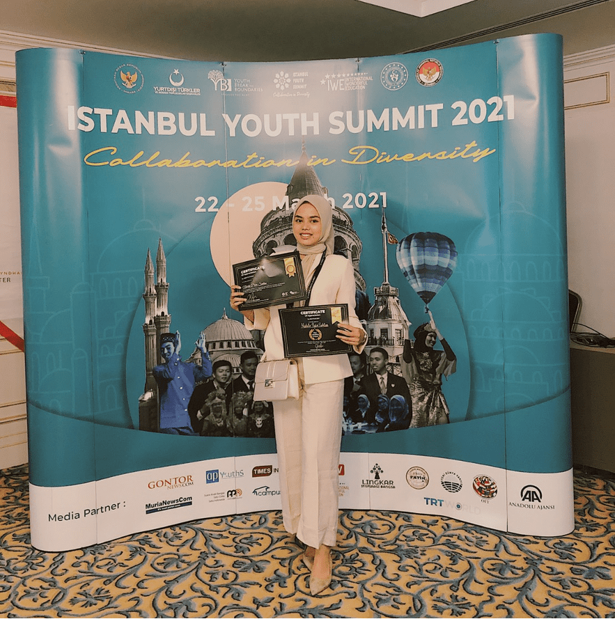 Nabila Putri Sahlan berkesempatan mengikuti Youth Summit ini diinisiasi oleh Youth Break the Boundaries (YBB Foundation)